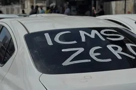 Motoristas fazem manifestação contra alta dos combustíveis em Salvador - Imagem