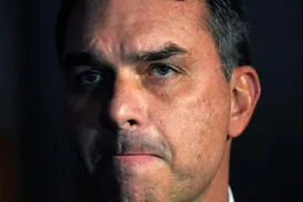 Flávio Bolsonaro pode ficar inelegível após denúncia de irregularidade - Imagem