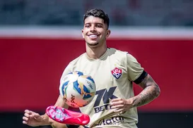Vitória anuncia rescisão com atacante e empresta joia da base - Imagem