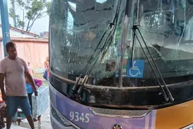 Duas mulheres morrem após ônibus invadir rodoviária no interior da Bahia - Imagem