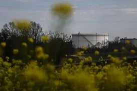 Países liberam 400 milhões de barris de petróleo para frear alta da gasolina - Imagem