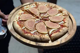 Pizza de bolo de rolo, resort gigante e mais: o que fazer em Porto de Galinhas - Imagem