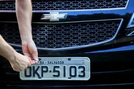 Placas de veículos podem voltar a ter nomes de cidades e estados - Imagem