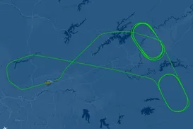 Problema técnico faz avião rodar em círculos mais de 1h antes de pouso - Imagem