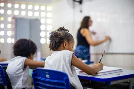 Professores de Camaçari terão até 10% de aumento nos salários - Imagem