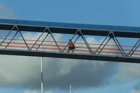 Projeto prevê multa por negligência em passarelas públicas de Salvador - Imagem