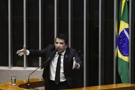 Senador bolsonarista é acusado de dar tapa no rosto de técnica de enfermagem - Imagem