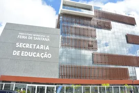 Feira de Santana paga valores a 2,6 mil servidores da educação nesta quinta - Imagem