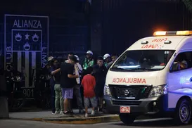 Tragédia no Futebol: estádio desaba e deixa 60 feridos e um morto - Imagem