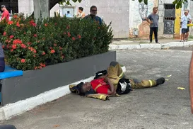 Quatro bombeiros ficam feridos durante resgate após explosão - Imagem