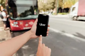 Uber pode ficar mais caro para compensar alta do petróleo, diz CEO - Imagem