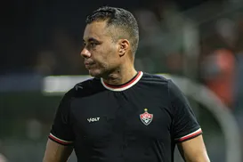 Vitória de Jair Ventura sofreu gols em todos os jogos como visitante no ano - Imagem