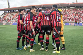 Vitória perde dois titulares para encarar o São Paulo no Brasileirão - Imagem