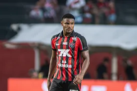 Vitória perde Nathan Mendes por suspensão e pode ter até 13 desfalques - Imagem