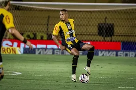 Vitória tentou contratação de zagueiro de time paulista; saiba quem é - Imagem