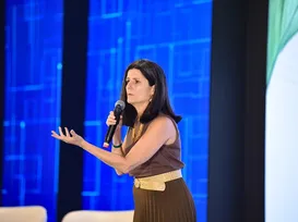 "O setor privado precisa florescer sem depender do Estado", diz Zeina Latif - Imagem