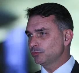 Vice de Flávio Bolsonaro deve ser definida após pesquisa - Imagem