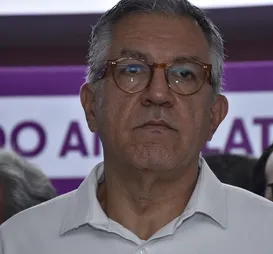 Padilha detona Flávio Bolsonaro após polêmica das terras raras: "Entregador do Brasil" - Imagem