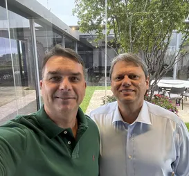 Tarcísio diz que Flávio Bolsanaro terá plano para o Brasil que esquerda não fez - Imagem