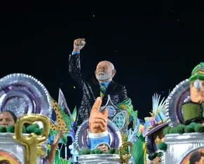 PT avalia que queda de escola que homenageou Lula pode ter lado bom - Imagem