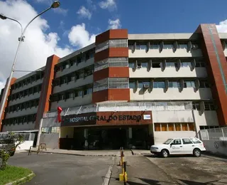 Adolescente é baleada no rosto por amigo dentro de casa em Salvador