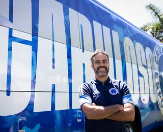 Adversário do Vitória mira afastar crise com técnico multicampeão