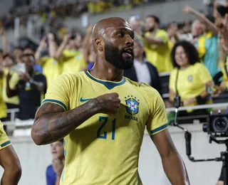 Atacante da Seleção marcou gol contra em Vitória x Cruzeiro; relembre