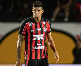 Baixa! Vitória marca cirurgia de Camutanga e detalha prazo de retorno