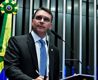 Câmara aprova título de Cidadão Soteropolitano a Flávio Bolsonaro