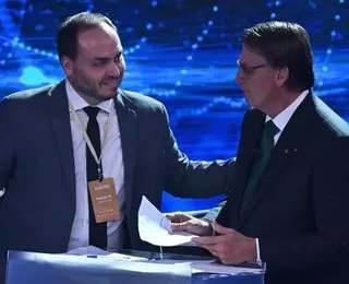 Carlos Bolsonaro diz que pai é inocente em novo desabafo