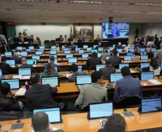 CCJ da Câmara aprova proposta parcial para acabar com escala 6x1