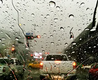 Previsão de chuva intensa mantém 99 cidades baianas em alerta