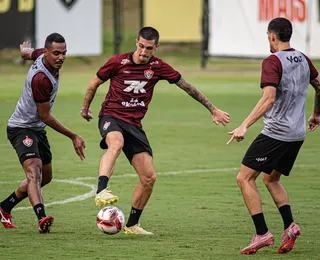 Com reforço na zaga, Vitória relaciona 23 atletas para encarar o Galo