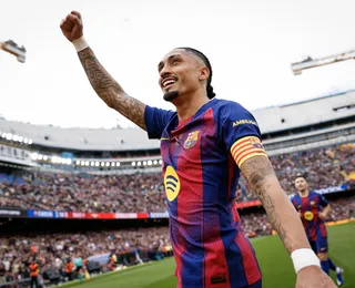 Copa à vista: Raphinha faz hat-trick em goleada do Barcelona