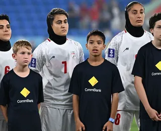 Copa da Ásia: Jogadoras do Irã protestam contra regime em estreia