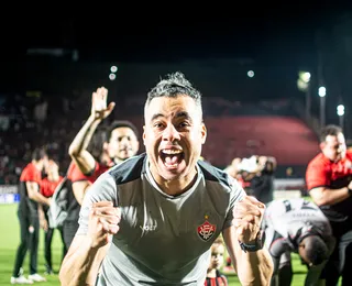 De 'salvador' a rubro-negro: os números de Jair Ventura ao atingir marca histórica no Vitória