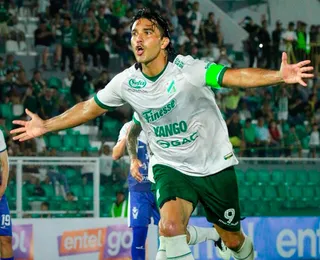Ex-Vitória detona técnico da Bolívia após ficar fora da Seleção