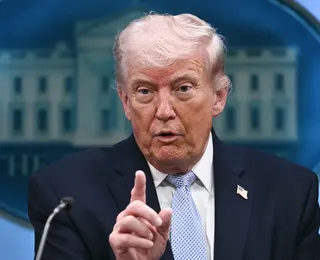 Trump assina ordem para acelerar uso de psicodélicos nos EUA