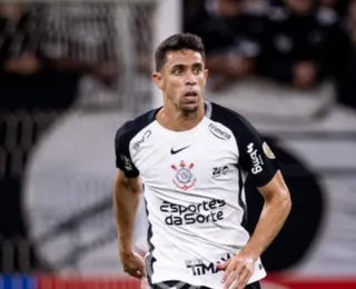 Zagueiro revelado pelo Vitória faz críticas ao gramado do Barradão