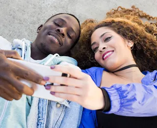 Geração Z conservadora? 31% dos jovens acreditam que esposa deve obedecer o marido