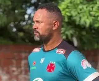 Goleiro Bruno estreia em clube que tem 4 atletas presos por estupro