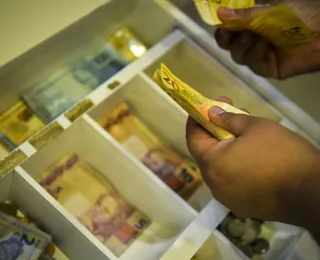 Estudantes podem receber R$ 200 a partir do dia 24; saiba como
