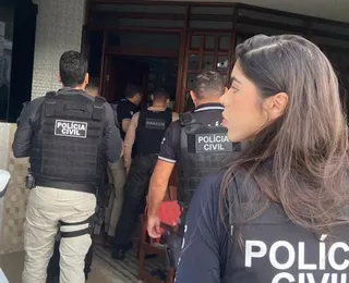 Homem ataca policiais com facão durante cumprimento de mandado na Bahia