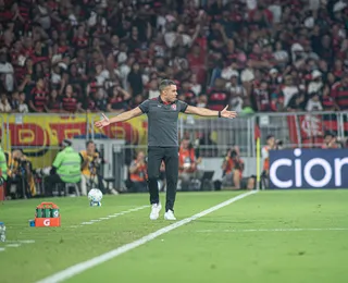 Jair Ventura elogia atuação e vê Vitória "vivíssimo" contra o Flamengo
