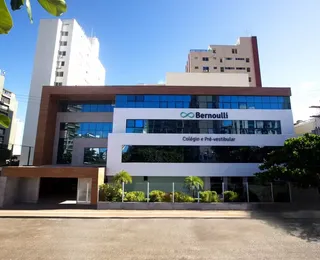 Justiça determina que colégio de alto padrão em Salvador aceite livros usados por alunos