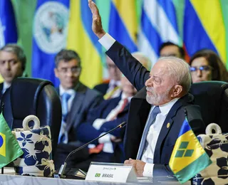 Lula aplica reciprocidade e PF retira credencial de policial americano