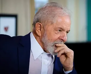 Lula desiste de ir ao Chile e evita encontro com Flávio Bolsonaro