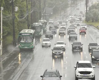 Quase 200 cidades da Bahia estão sob alerta de perigo devido à chuva