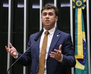 Nikolas Ferreira provoca Lula após presidente zerar 'taxa das blusinhas'