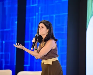 "O setor privado precisa florescer sem depender do Estado", diz Zeina Latif